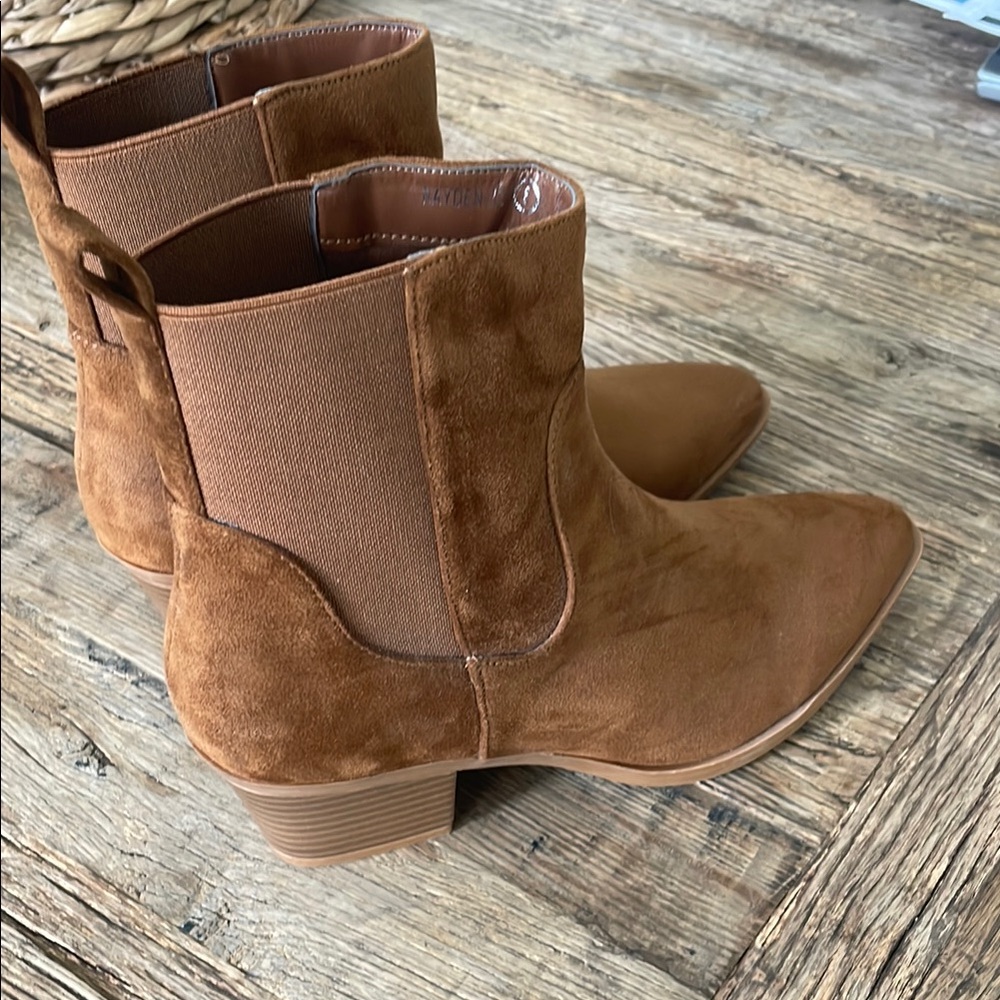 TOP Moda Tan Suede Ankle Booties
